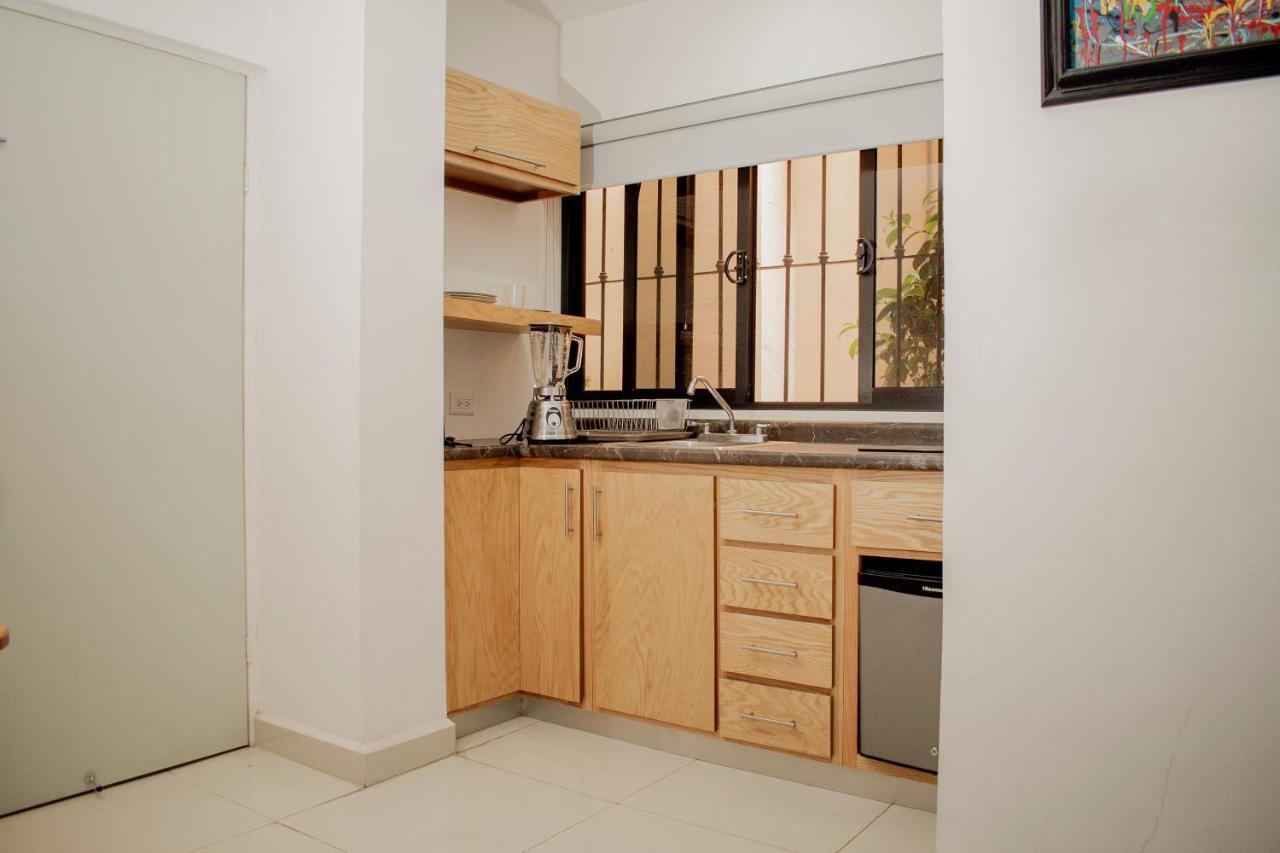 Suites Cervantes Чиуауа Экстерьер фото