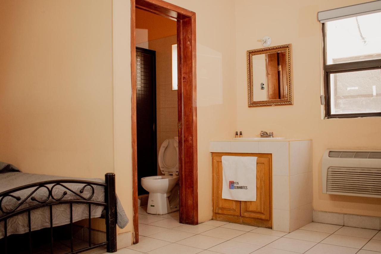 Suites Cervantes Чиуауа Экстерьер фото