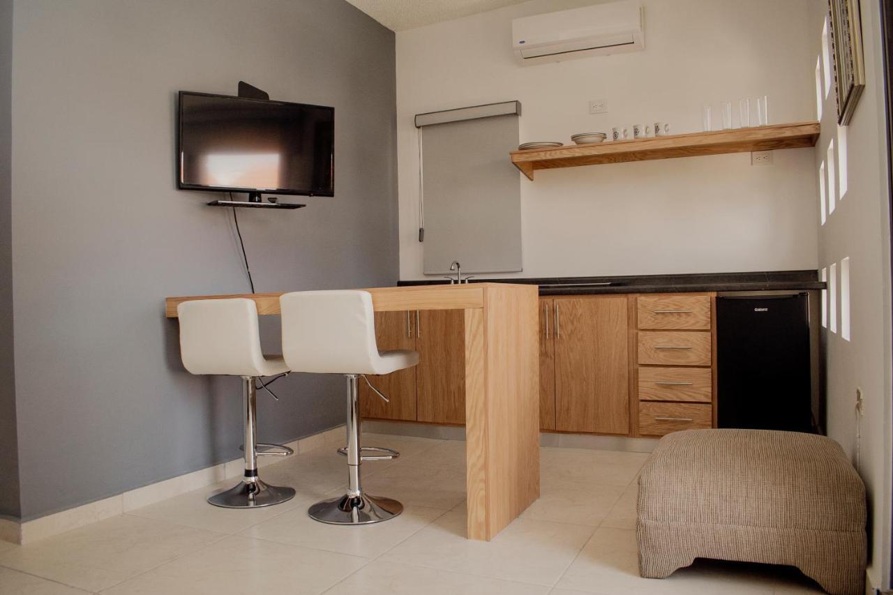 Suites Cervantes Чиуауа Экстерьер фото