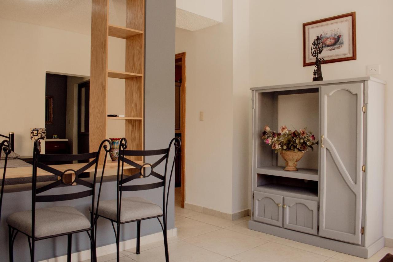 Suites Cervantes Чиуауа Экстерьер фото